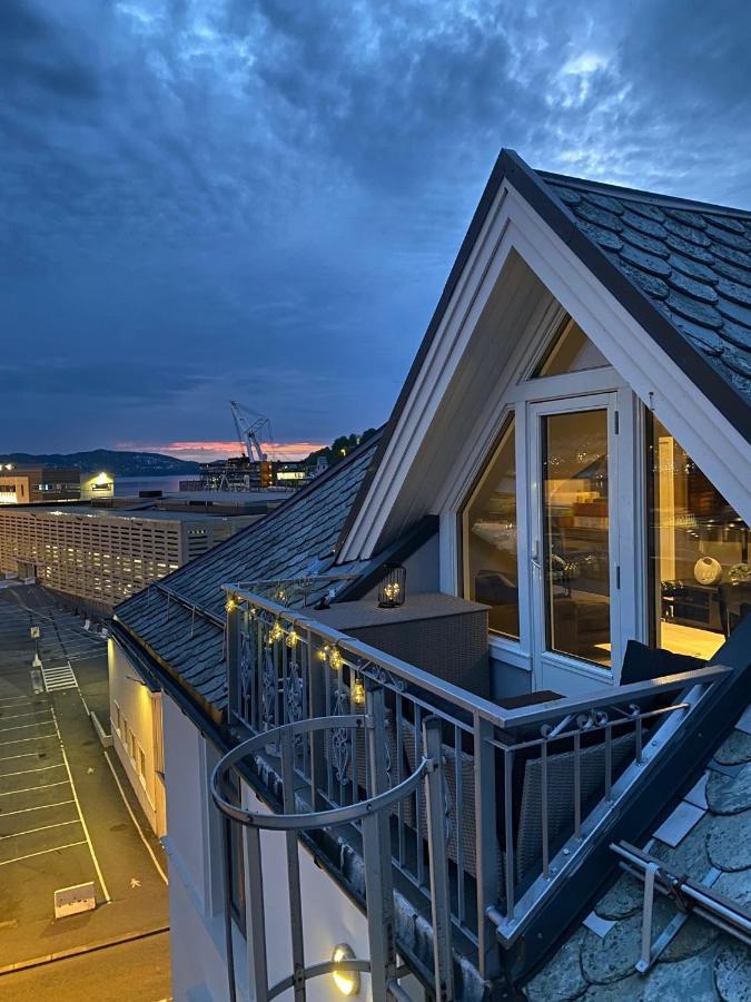 Penthouse With Private Balcony In The City Centre Of Bergen Apartment Bagian luar foto